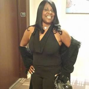 Meet your Posher, Deedee